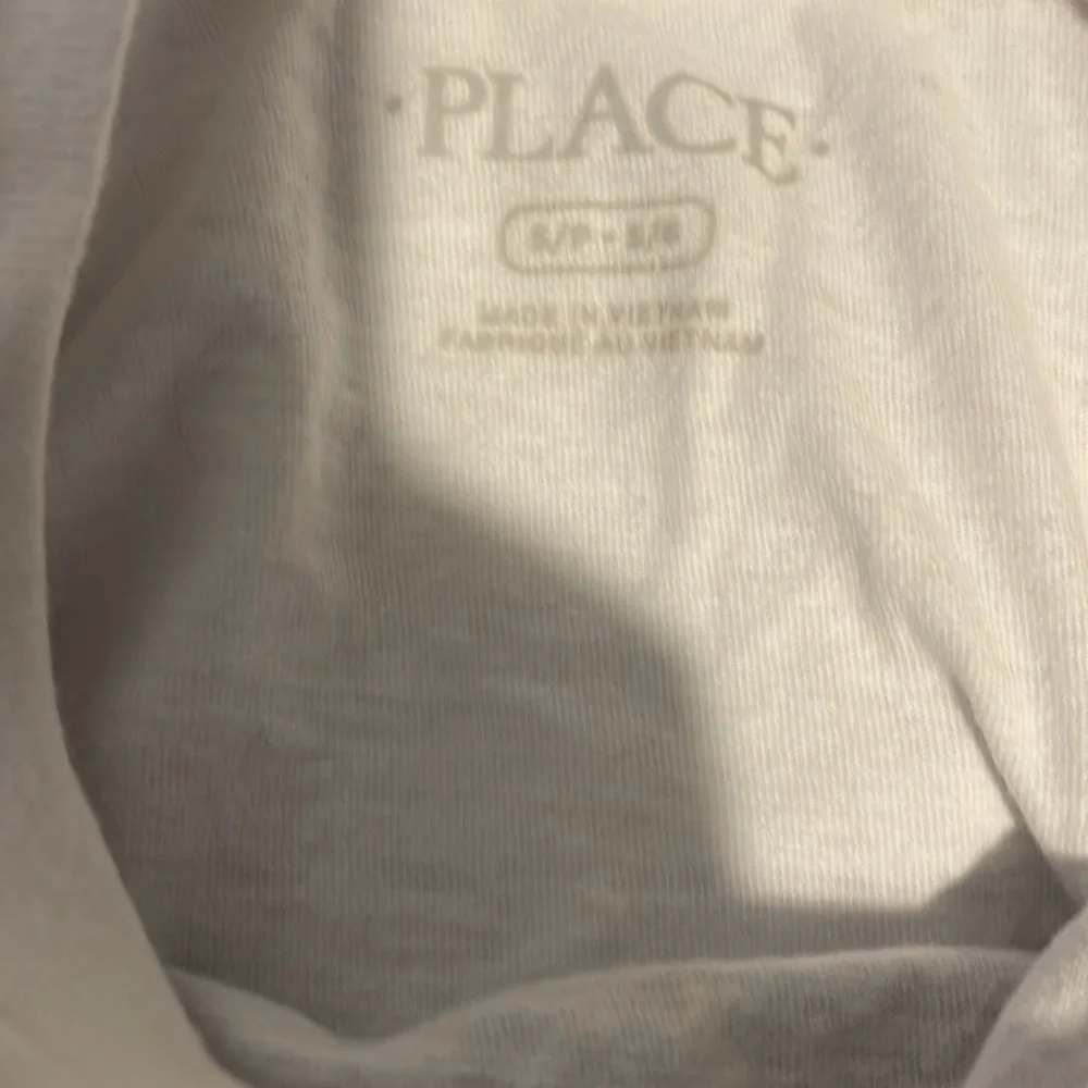 The Children’s Place long sleeve tee 5/6 football